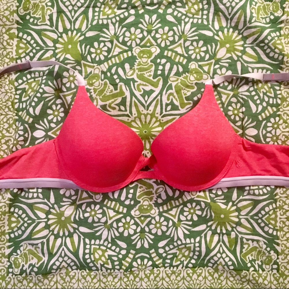 Victoria’s Secret Hot Pink Padded Bra 🌞